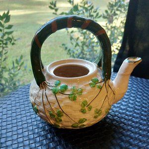 Vintage 4 cup Japanese IVY Pattern Basket Tea Pot